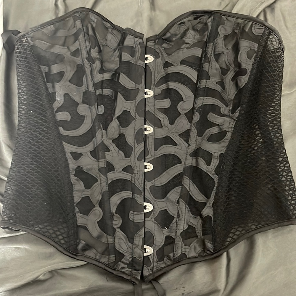 Cute corset worn once